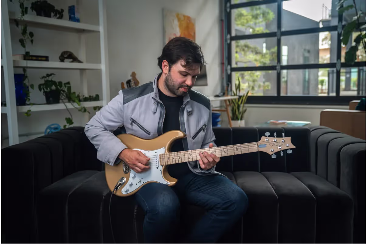 25 Blues Guitar Licks & Riffs: Must-Know Blues Licks To Practice